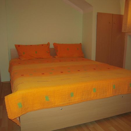 Lile Pestani Accommodation Екстериор снимка