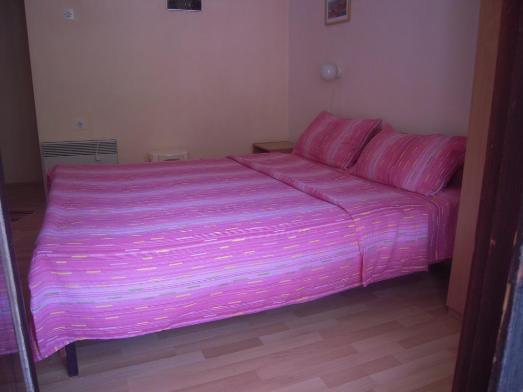 Lile Pestani Accommodation Екстериор снимка