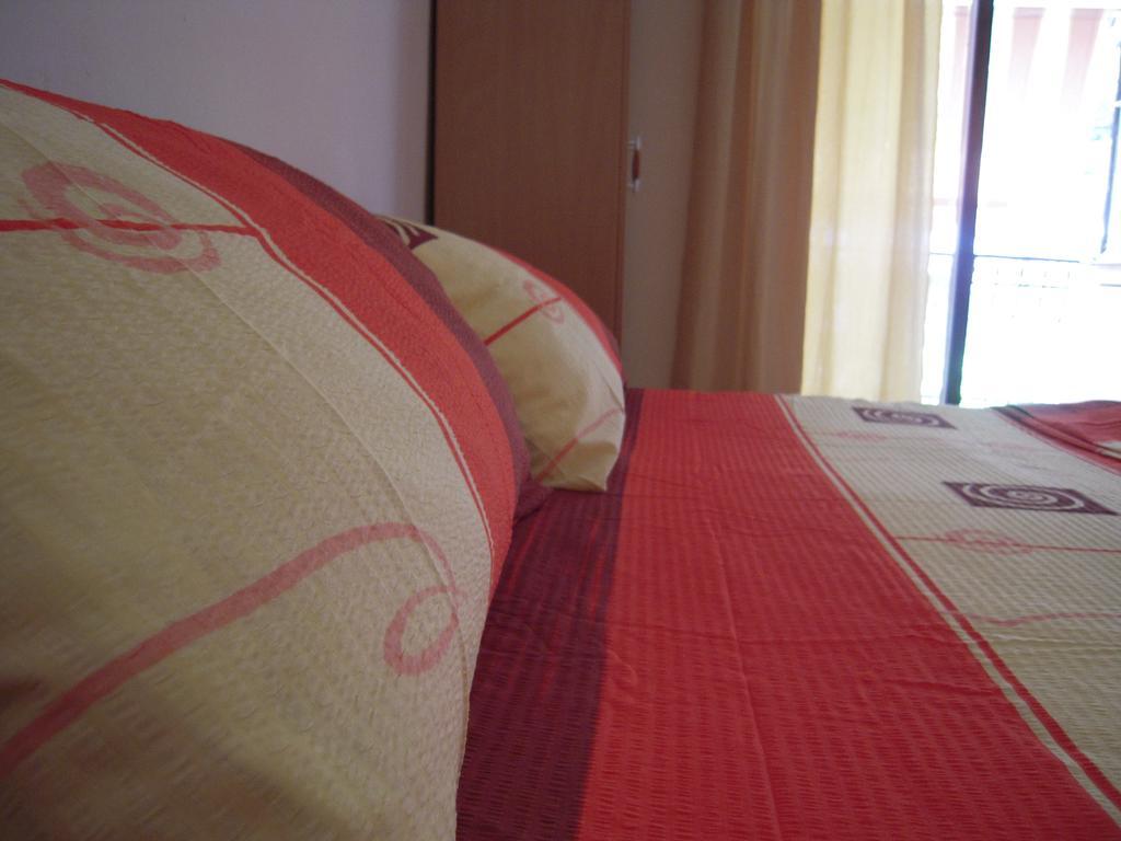 Lile Pestani Accommodation Екстериор снимка