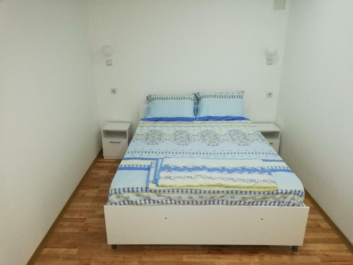 Lile Pestani Accommodation Екстериор снимка